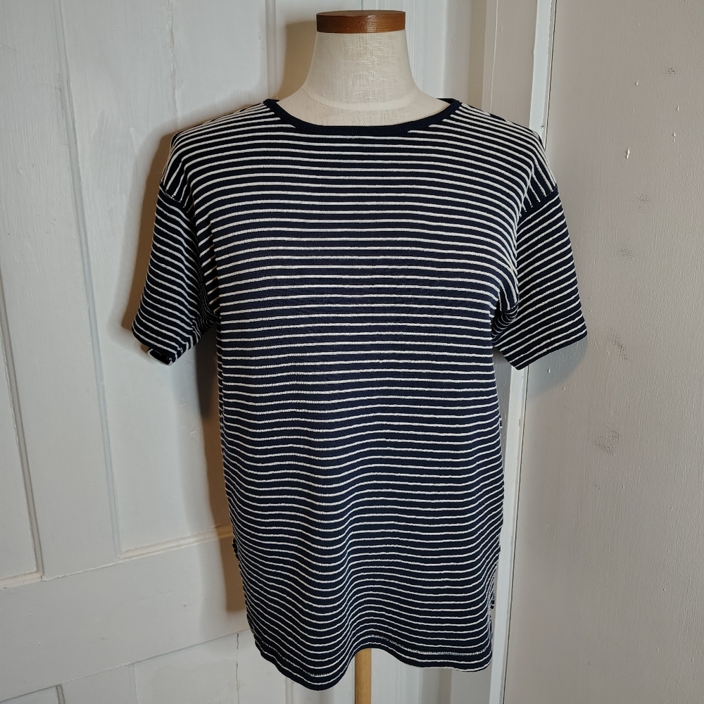 Vintage 1990s New York Style Navy Blue and White Thin Stripe Tee Women's Size M